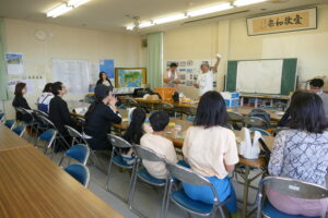 ワークショップを説明する山田さん