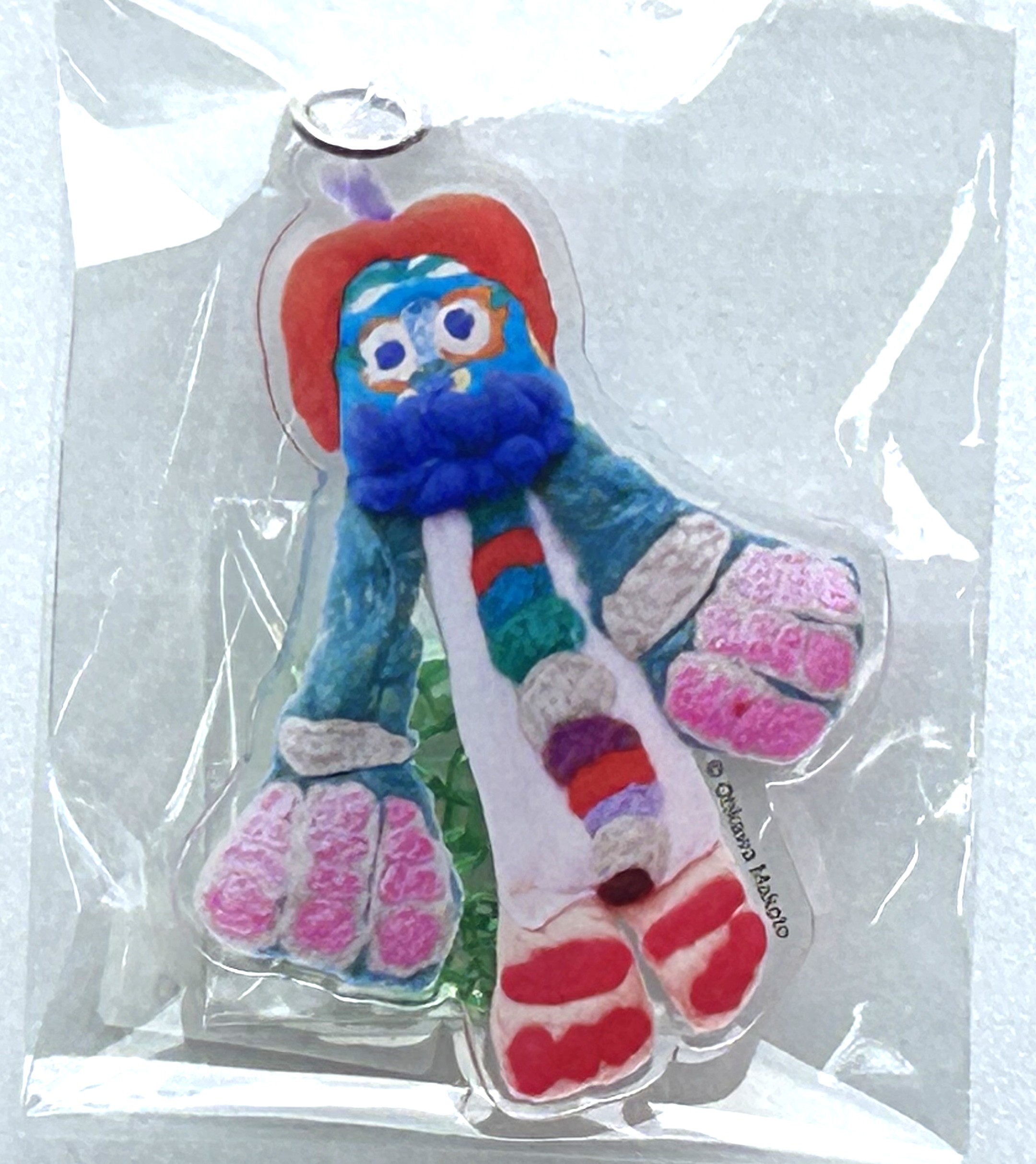 アクリルキーホルダー　マクート